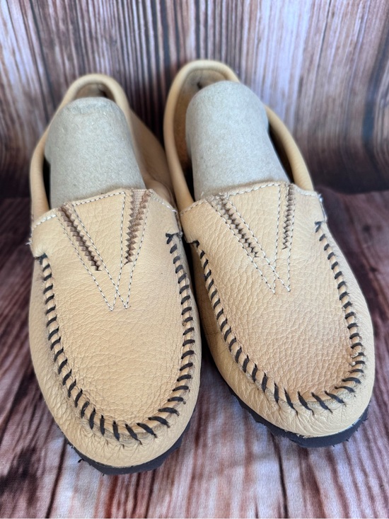 Minnetonka Shoes - Minnetonka Deerskin Moccasins - Gore Front
